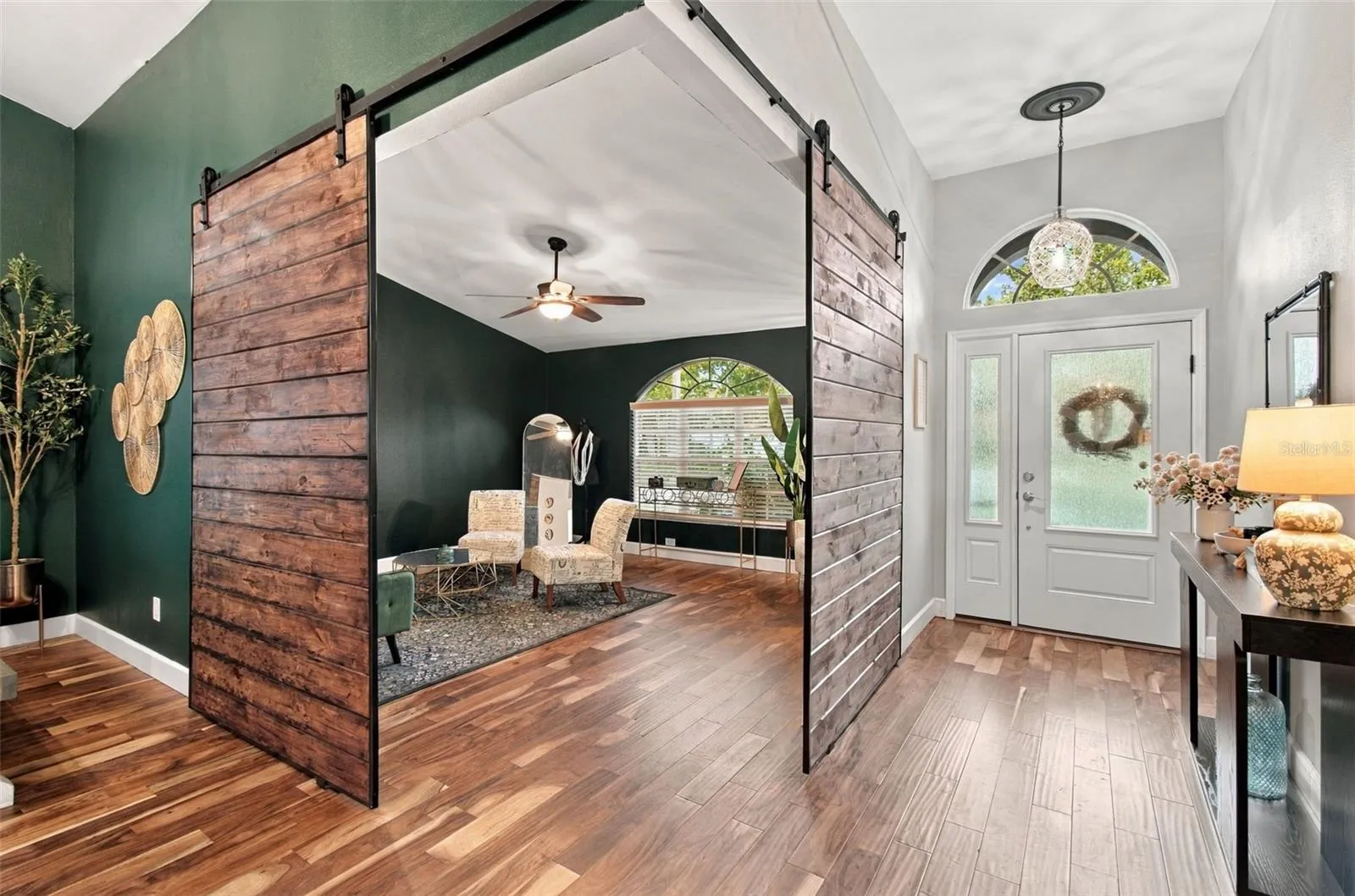 Bonus room/Den/Office space.