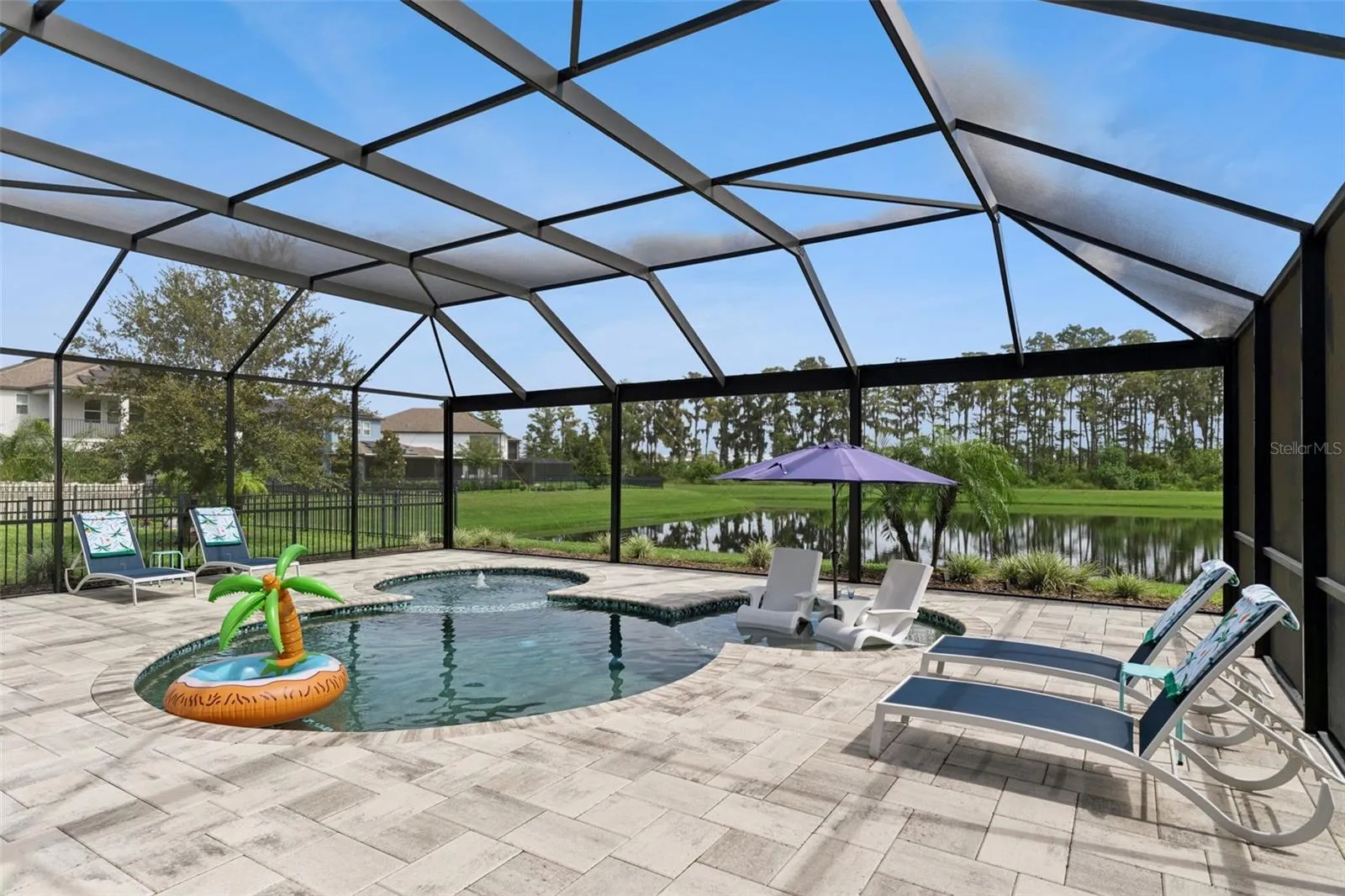 Pool &amp; Lanai