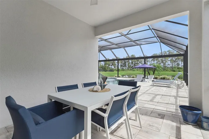 Covered Lanai Dining Area