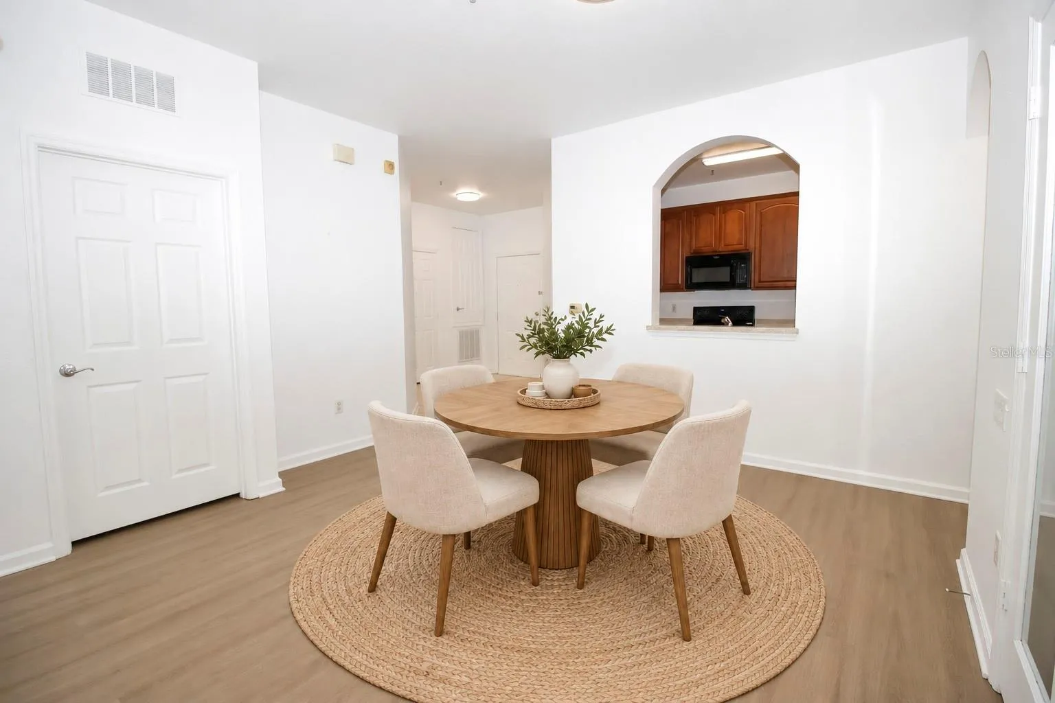 05. Virtual Dining Room 2