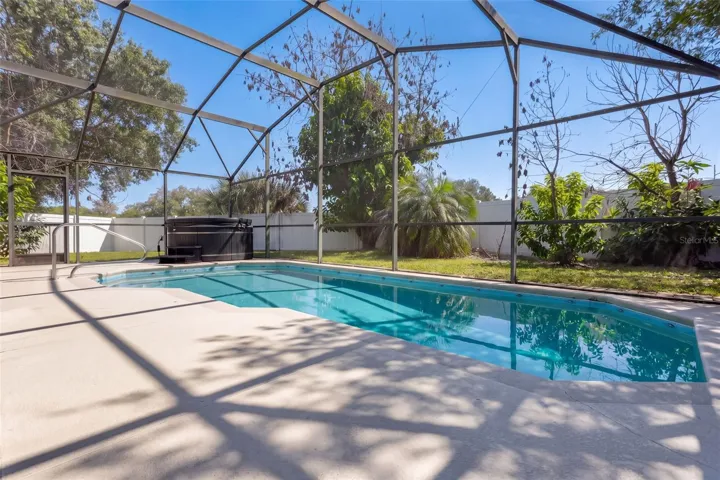 Pool &amp; Hot Tub