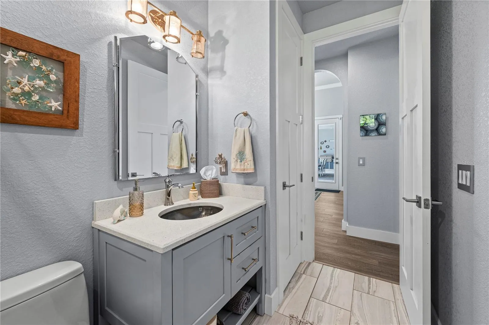 1/2 Bath
