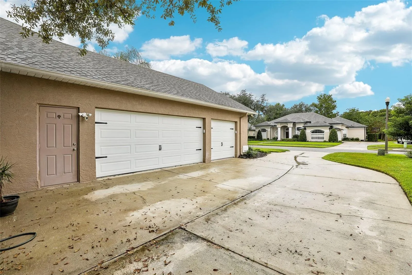 3 Car Garage