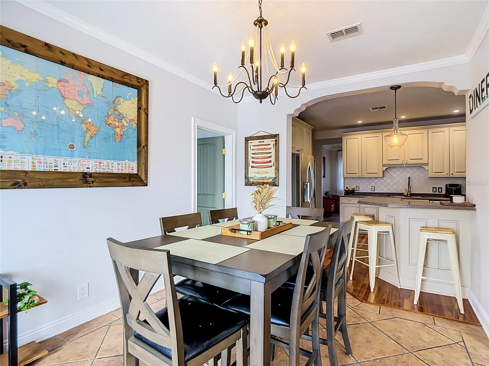 Dining/ kitchen