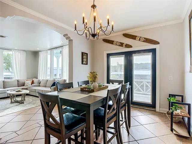 Dining/ kitchen