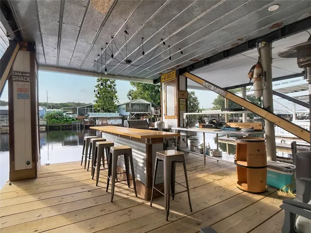 Outdoor/kitchen &amp; entertaining area