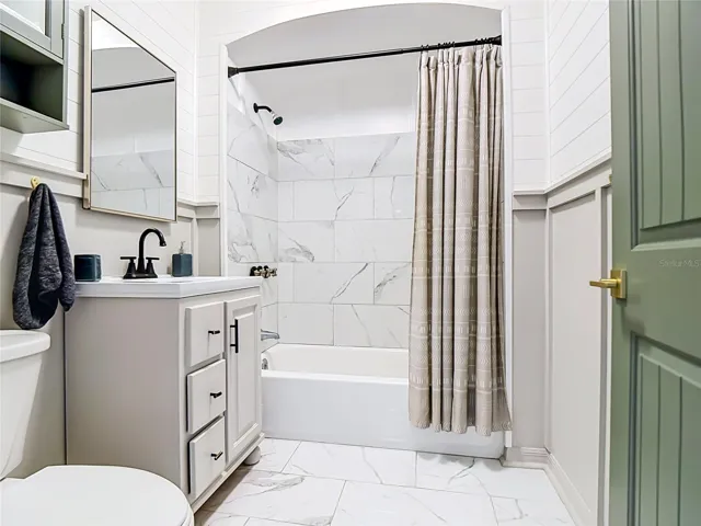Guest full bath