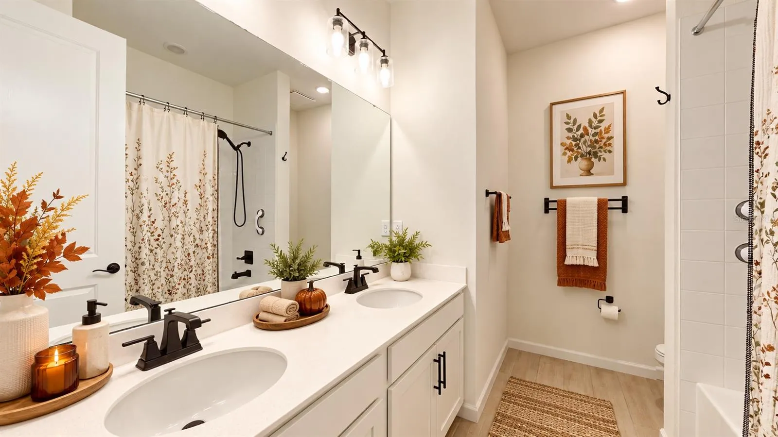 Bath 2 with Bathtub