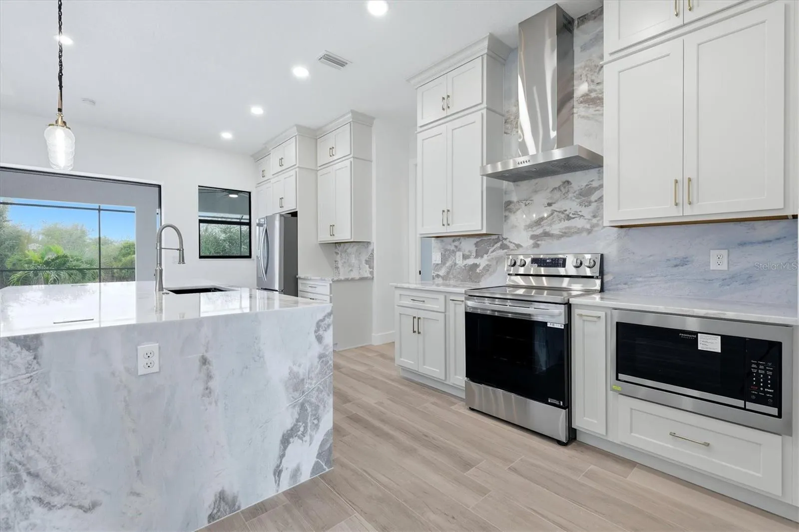waterfall quartz countertop