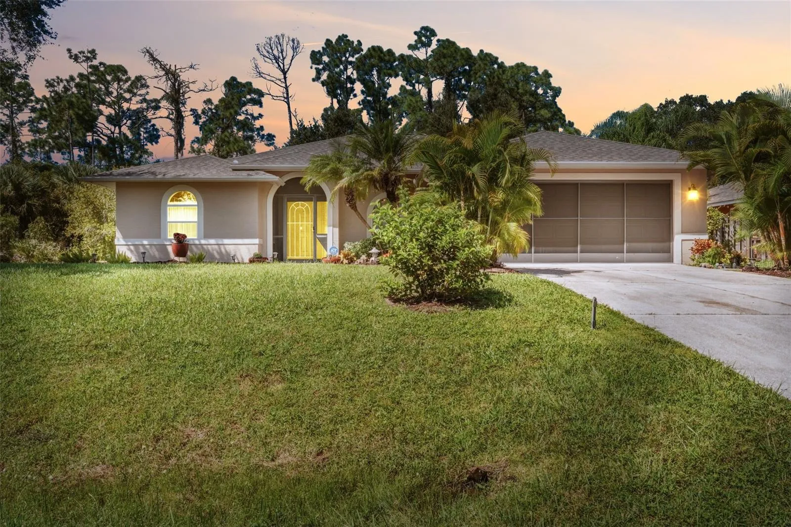 Welcome To 1/2 Acre Of Magnificence TURNKEY