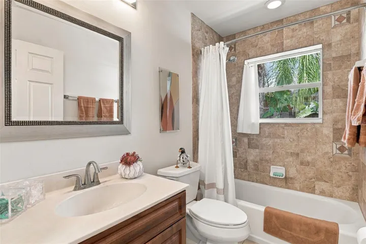 Middle Bath With Tile to The Top