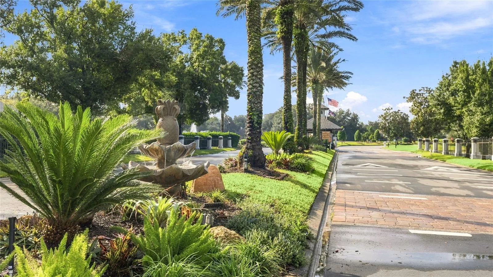 Mature landscaping and a certified Audubon Cooperative Sanctuary, welcome to River Wilderness!
