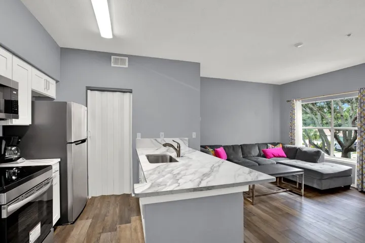 Kitchen / Living