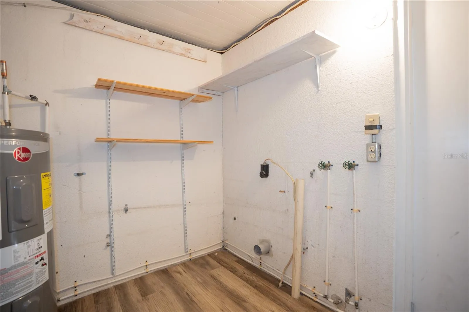 Utility and laundry room