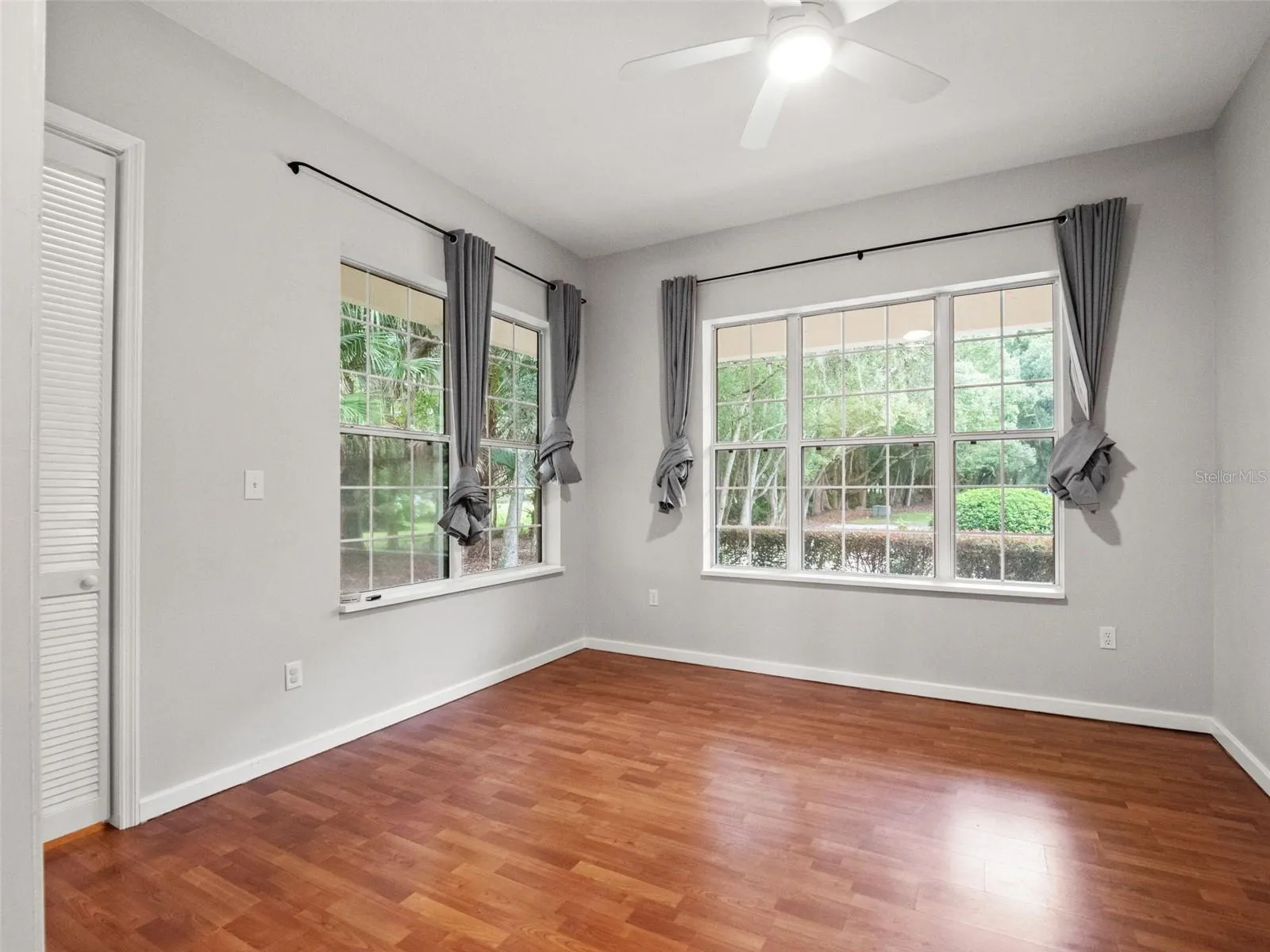 2nd bedroom with closet
