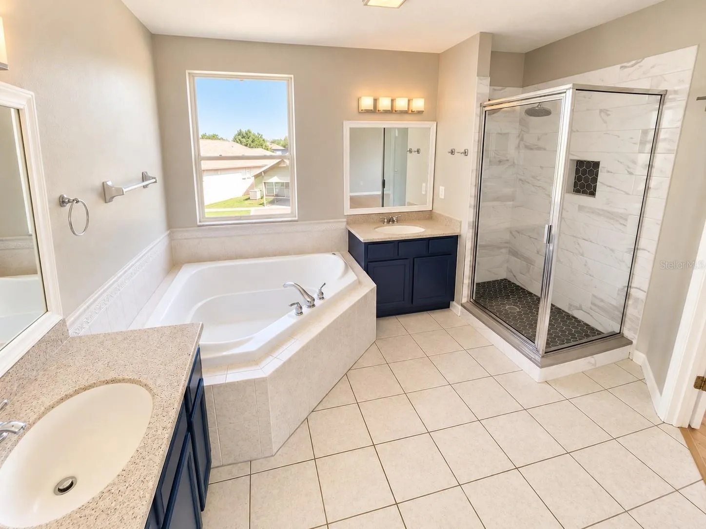 Primary en-Suite Bathrrom