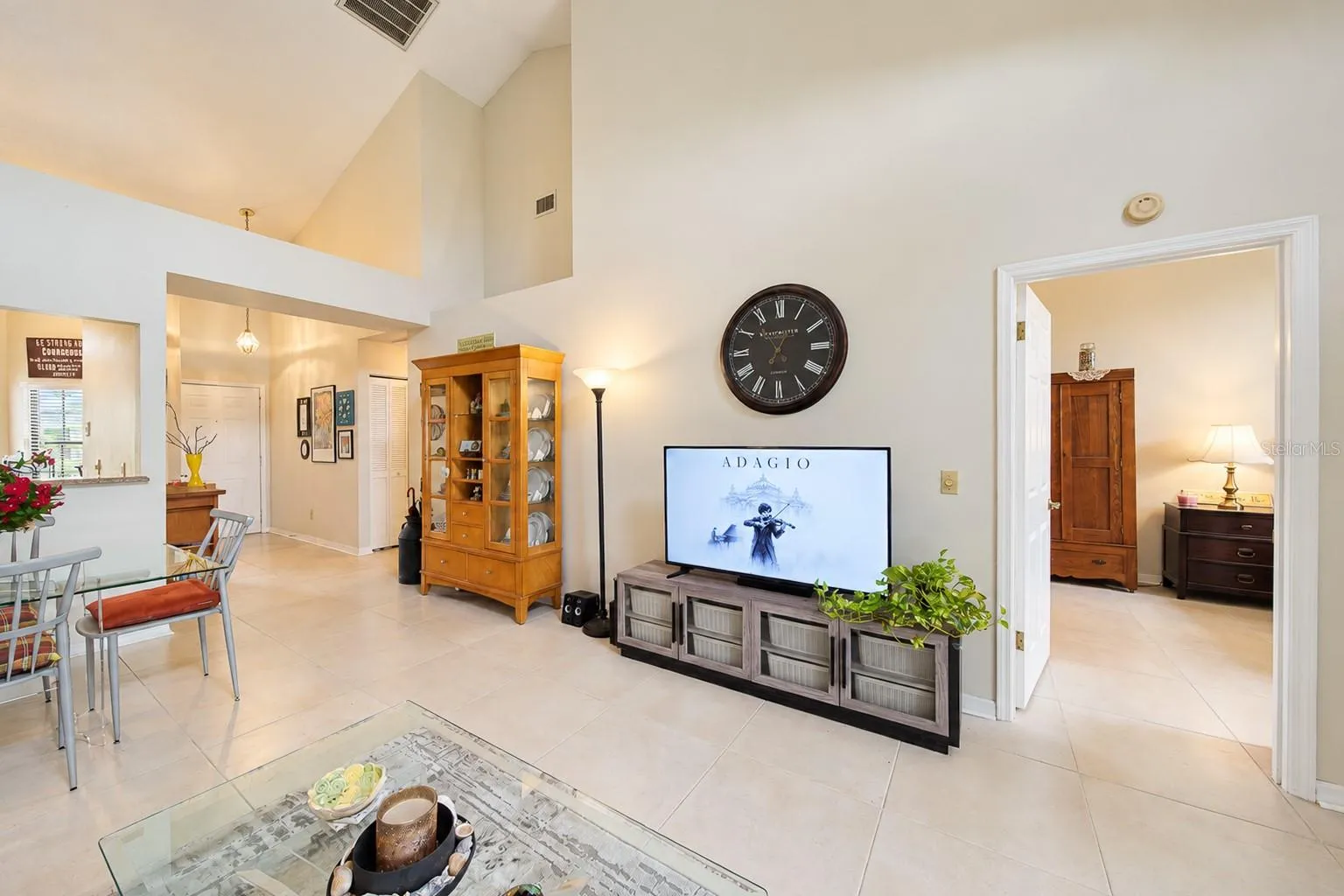 living-tv-wall