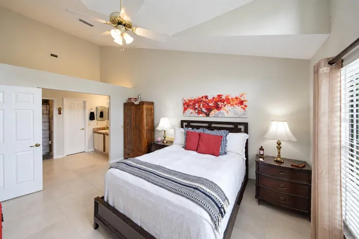 primary-bedroom