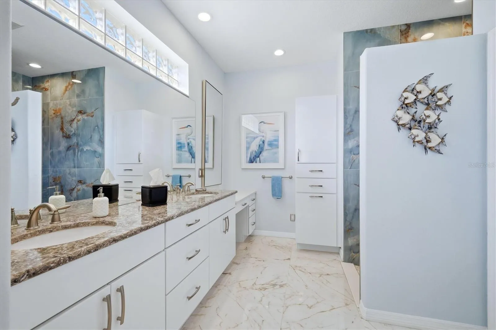 Primary En Suite Bathroom