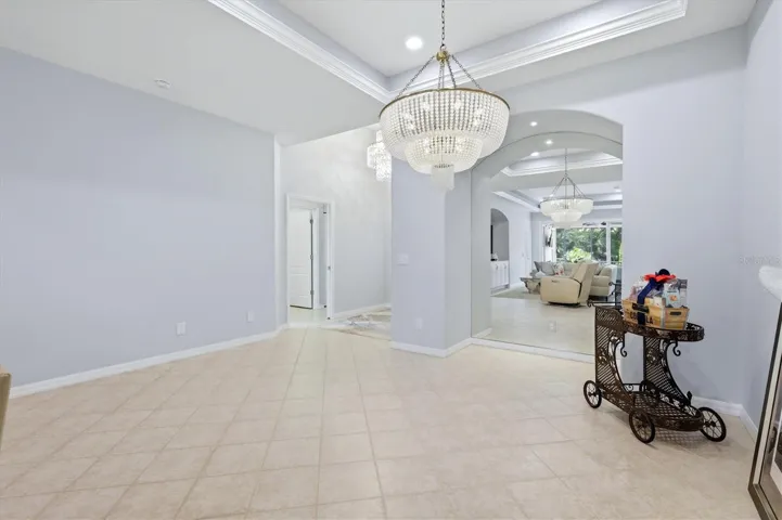 Dining Room w/mirrored, recessed alcove