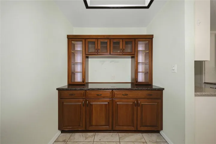 Built in dinning room dispay cabinet with built in lights