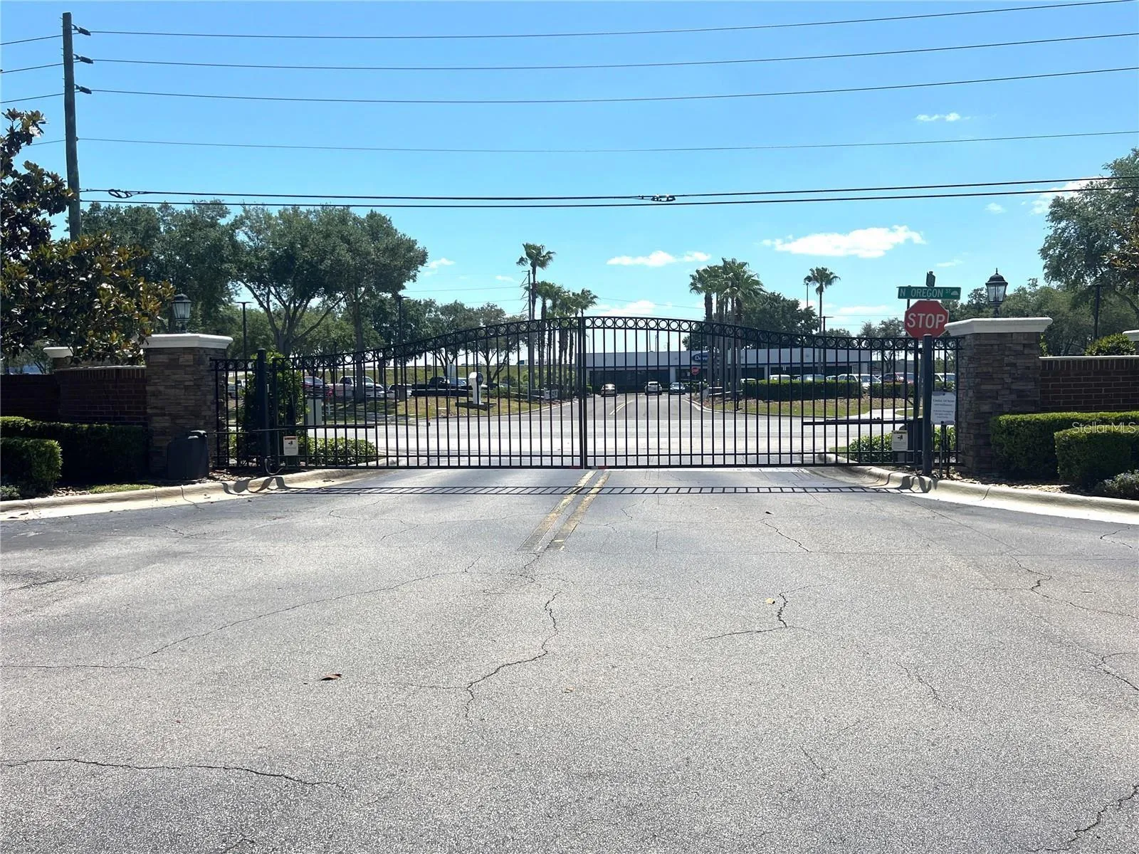Gate