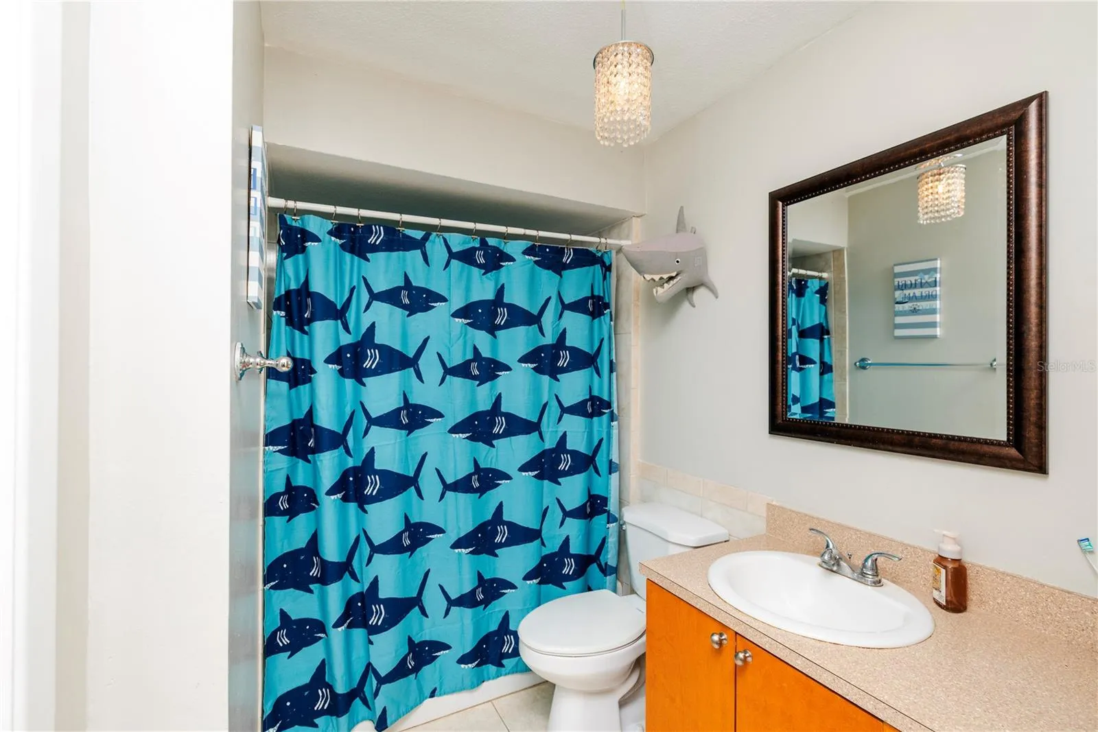 Bathroom 2.