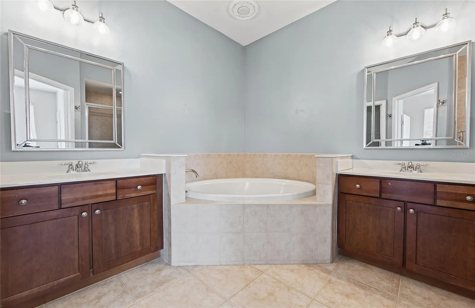 new mirrors and lighting garden tub