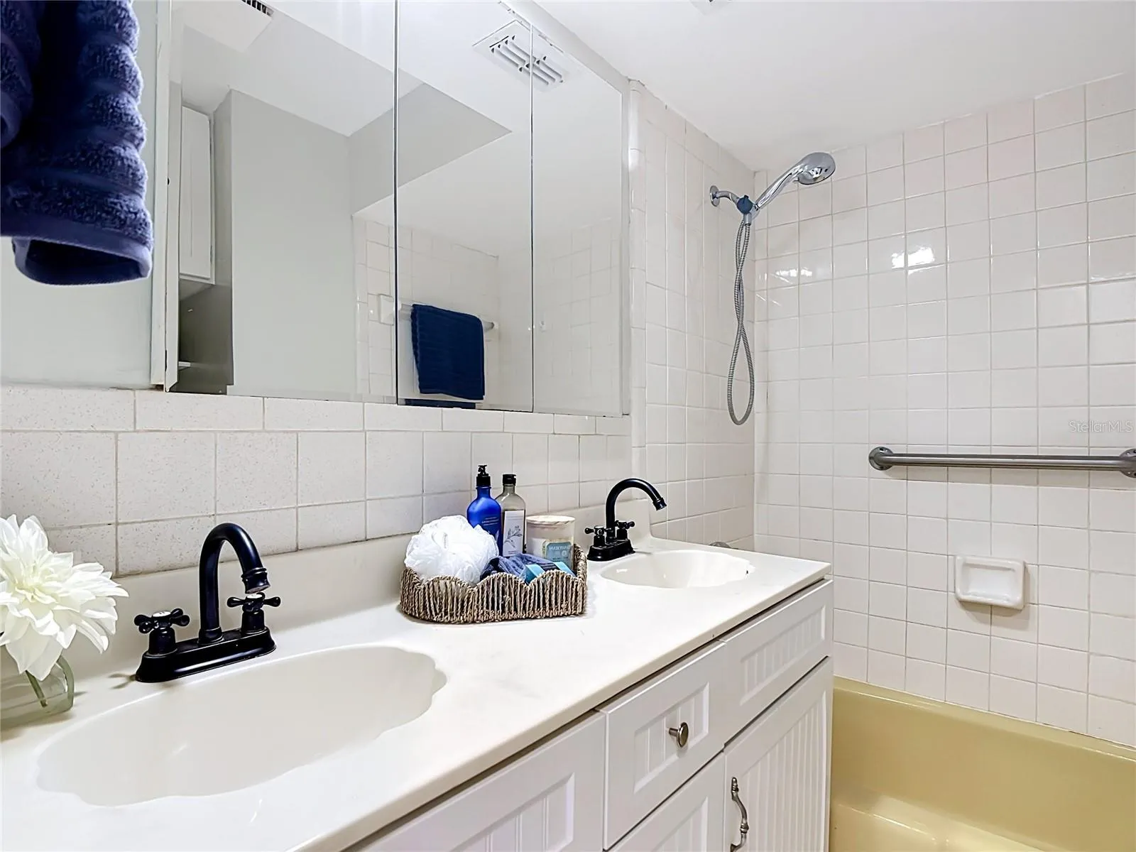 Hall bathroom.