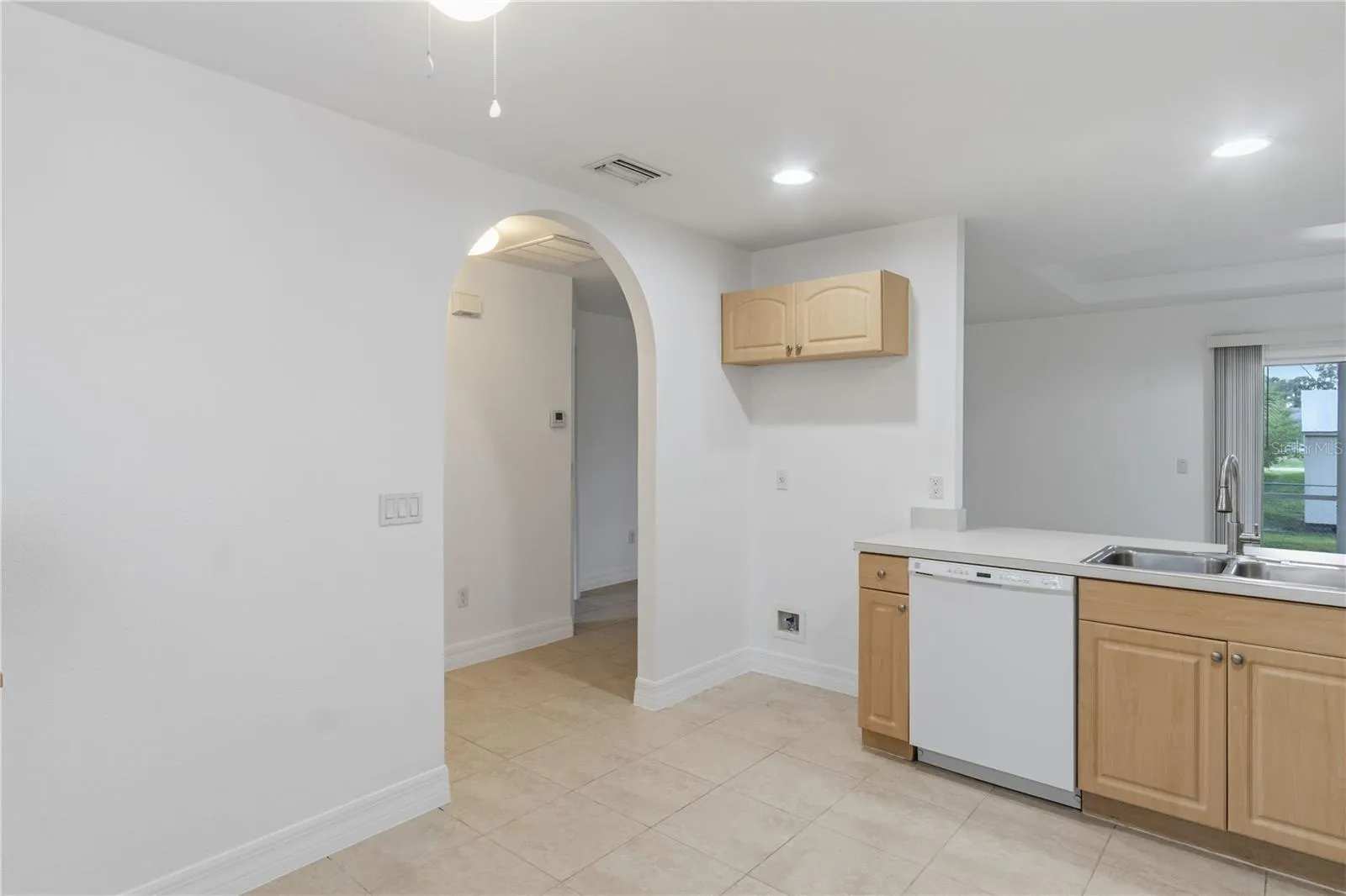 Dining / kitchen