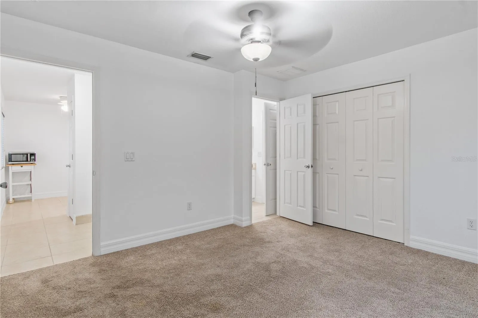 Guest bedroom #1