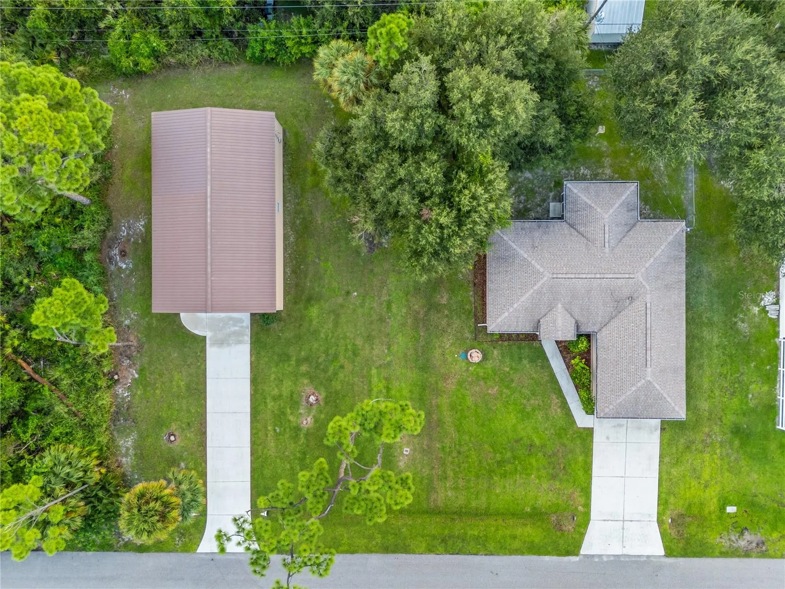 Roof of 17433 Harris Ave