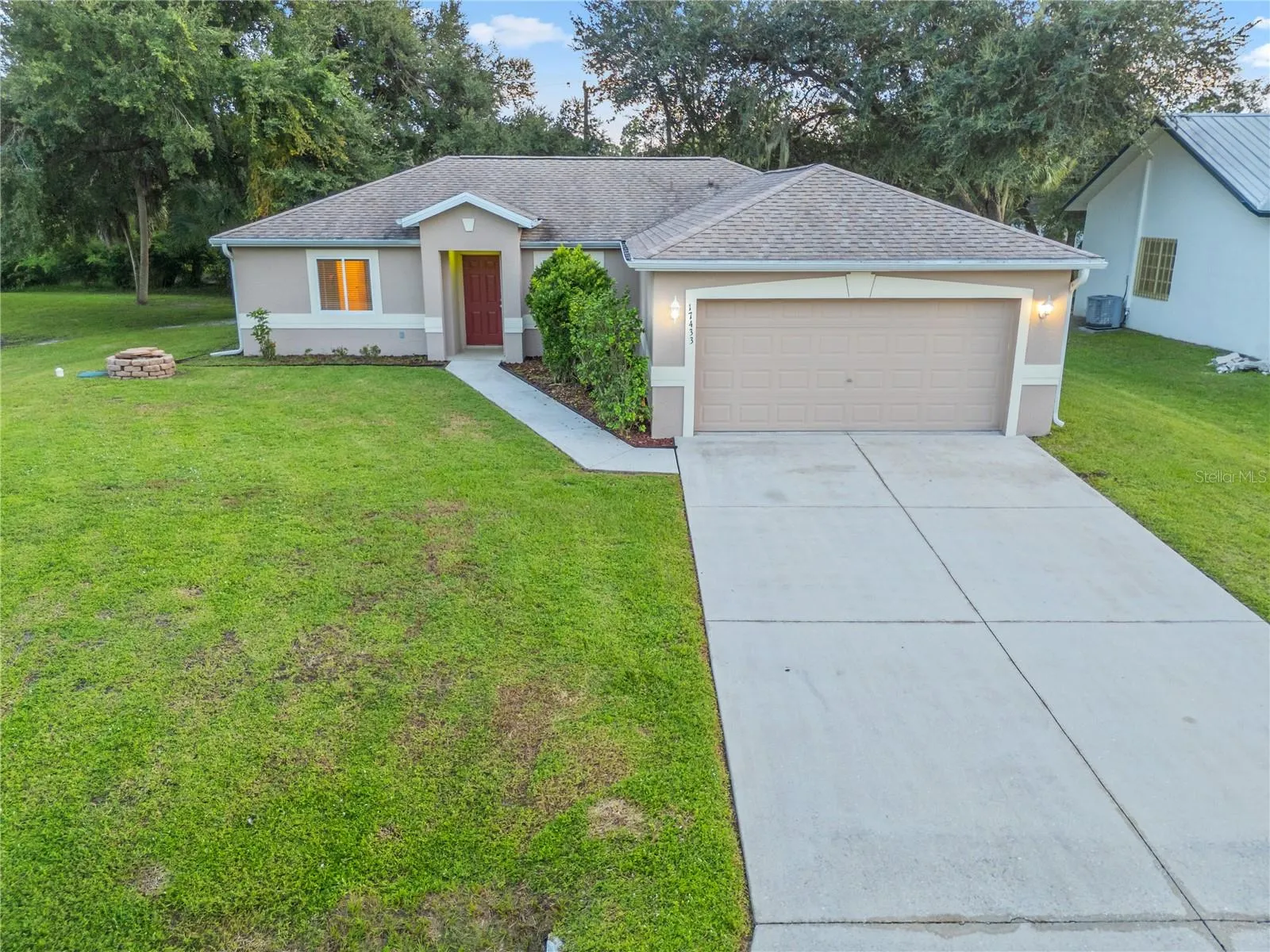 Front of 17433 Harris Ave