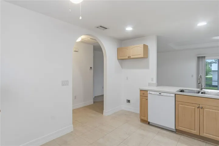 Dining / kitchen