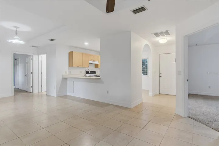 Living / kitchen area