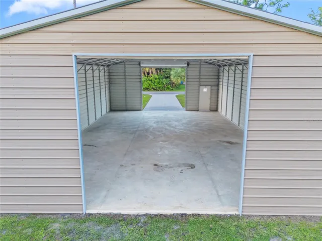 Detached garage