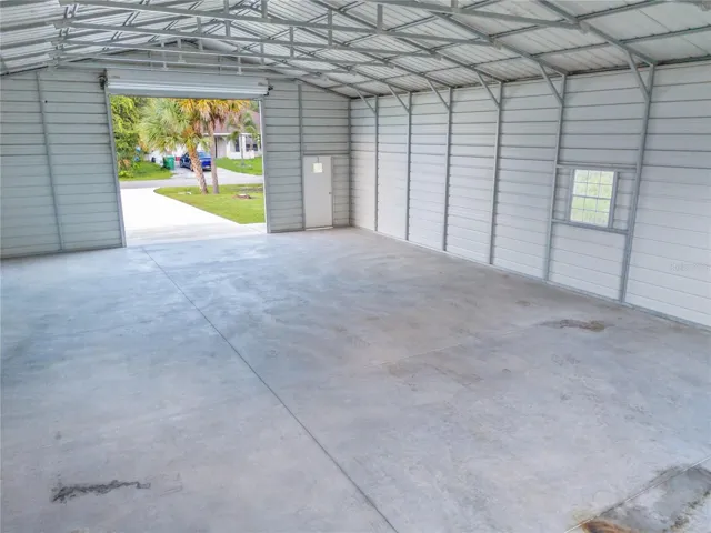 Detached garage
