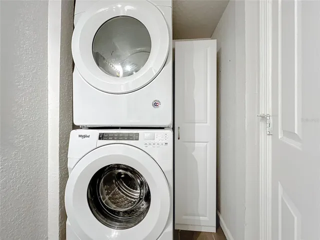Hall bath with WD