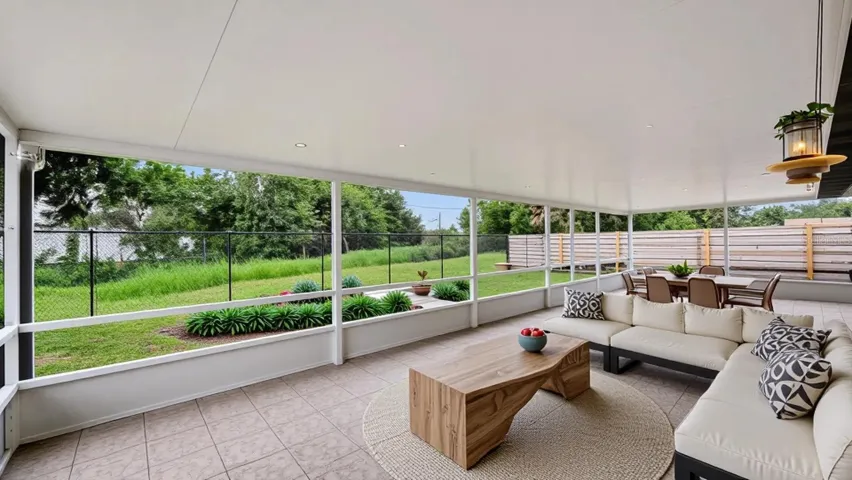 Staged Screened Lanai