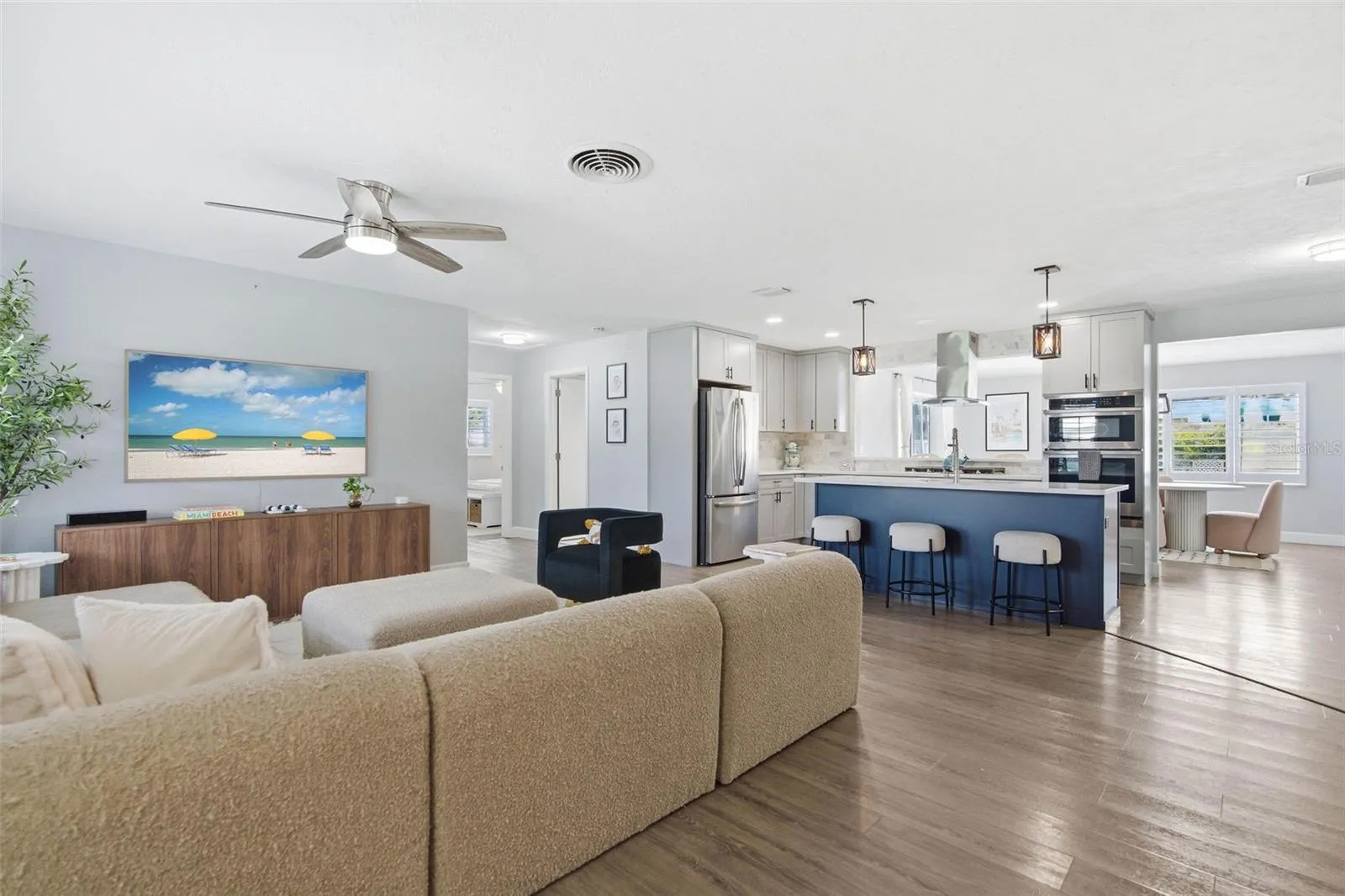Beautiful Open Floor plan