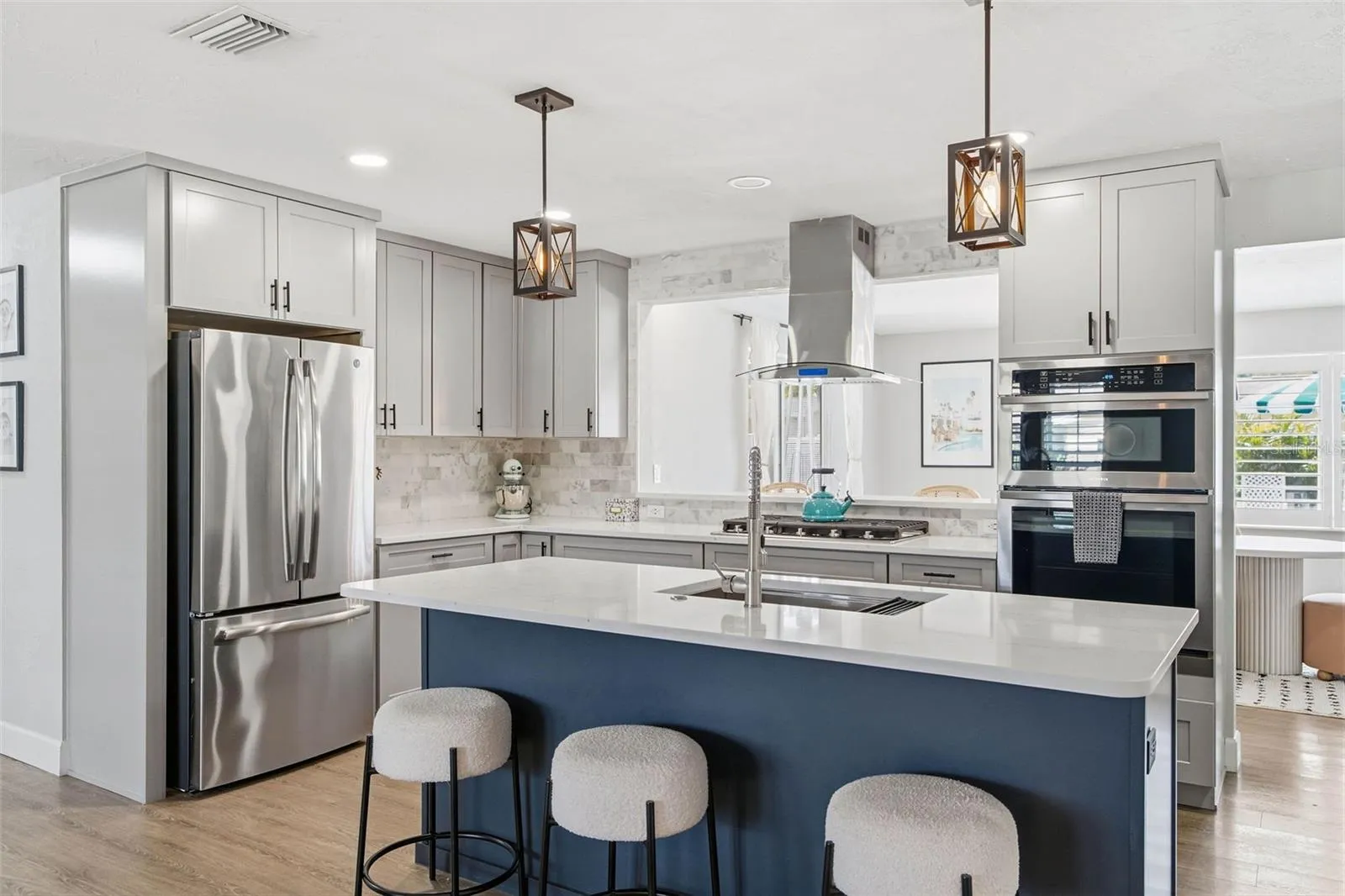 Kitchen island with quarts countertops