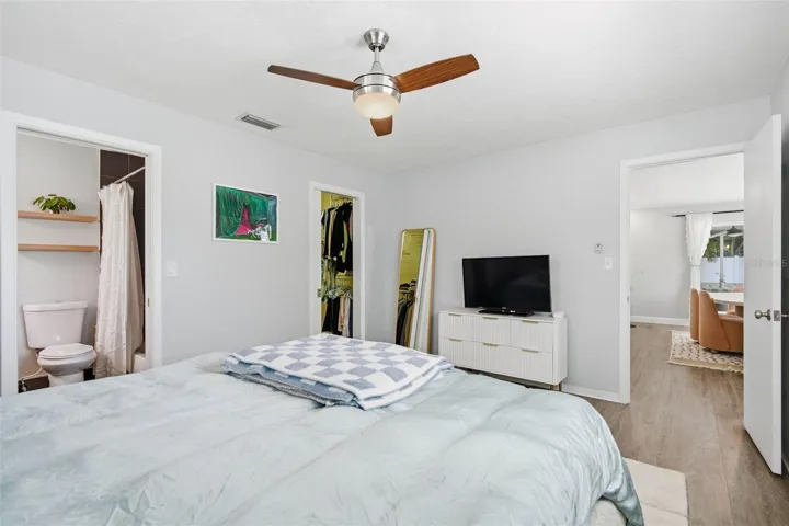 Master bedroom with en-suite bathroom