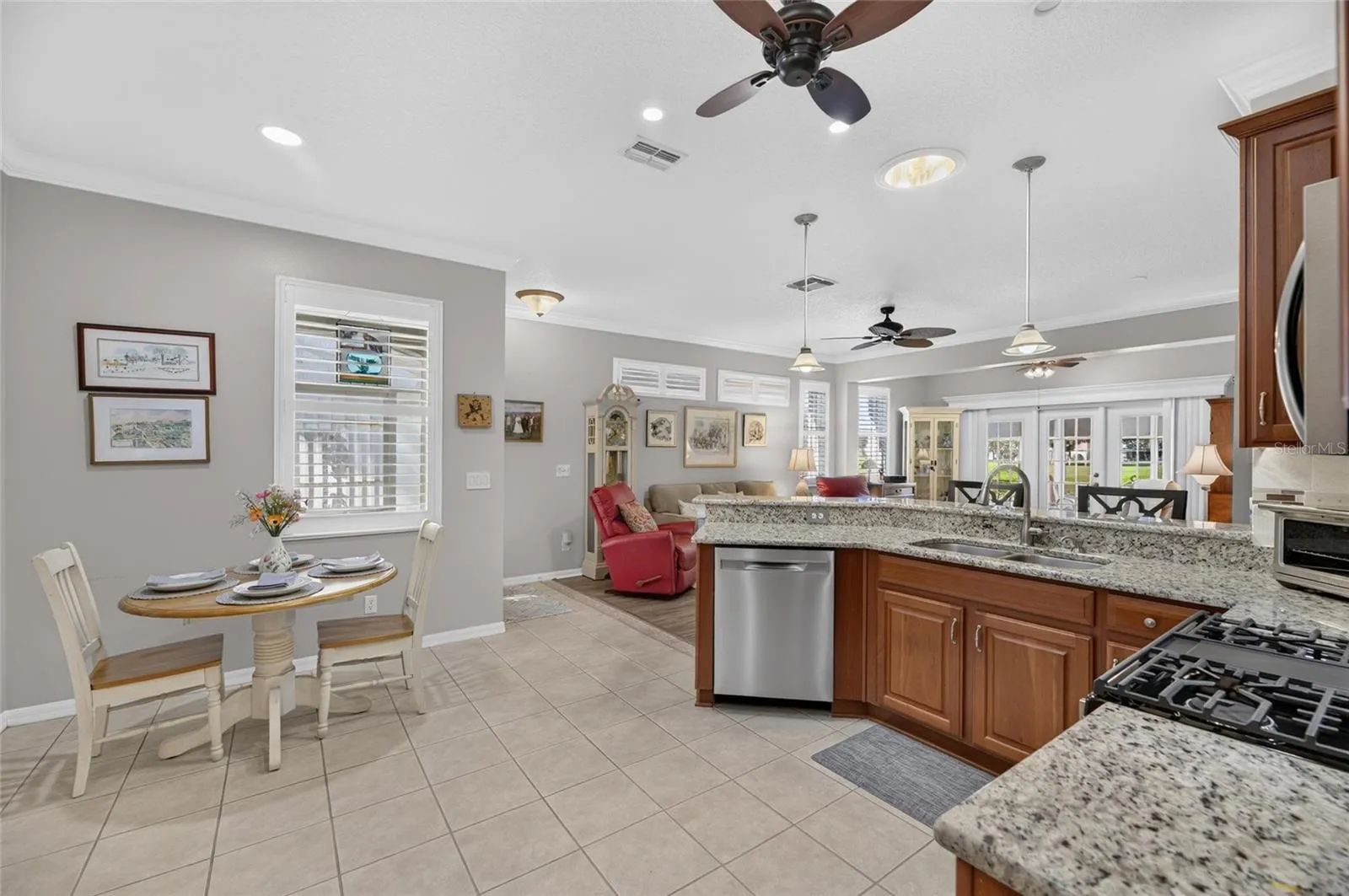 Eat-In Kitchen/Dinette area