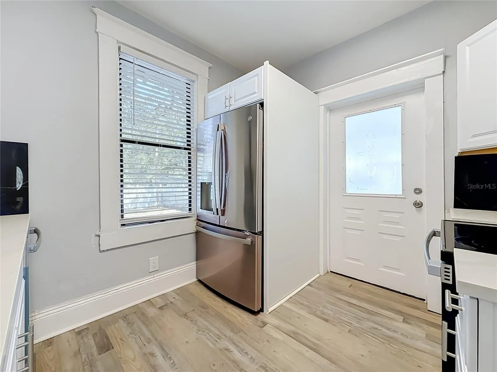 Updated Kitchen with New Stainless Steel Appliances