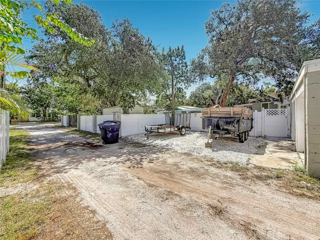 Plenty of room for additional vehicles, a boat, jet skis, ATVs, or an RV!