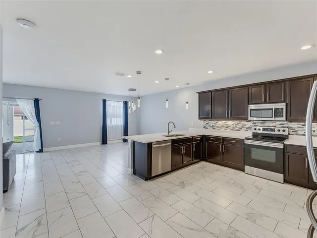 Kitchen &amp; Great Room