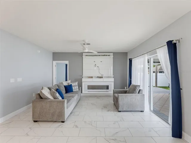 TV area w/electric fireplace
