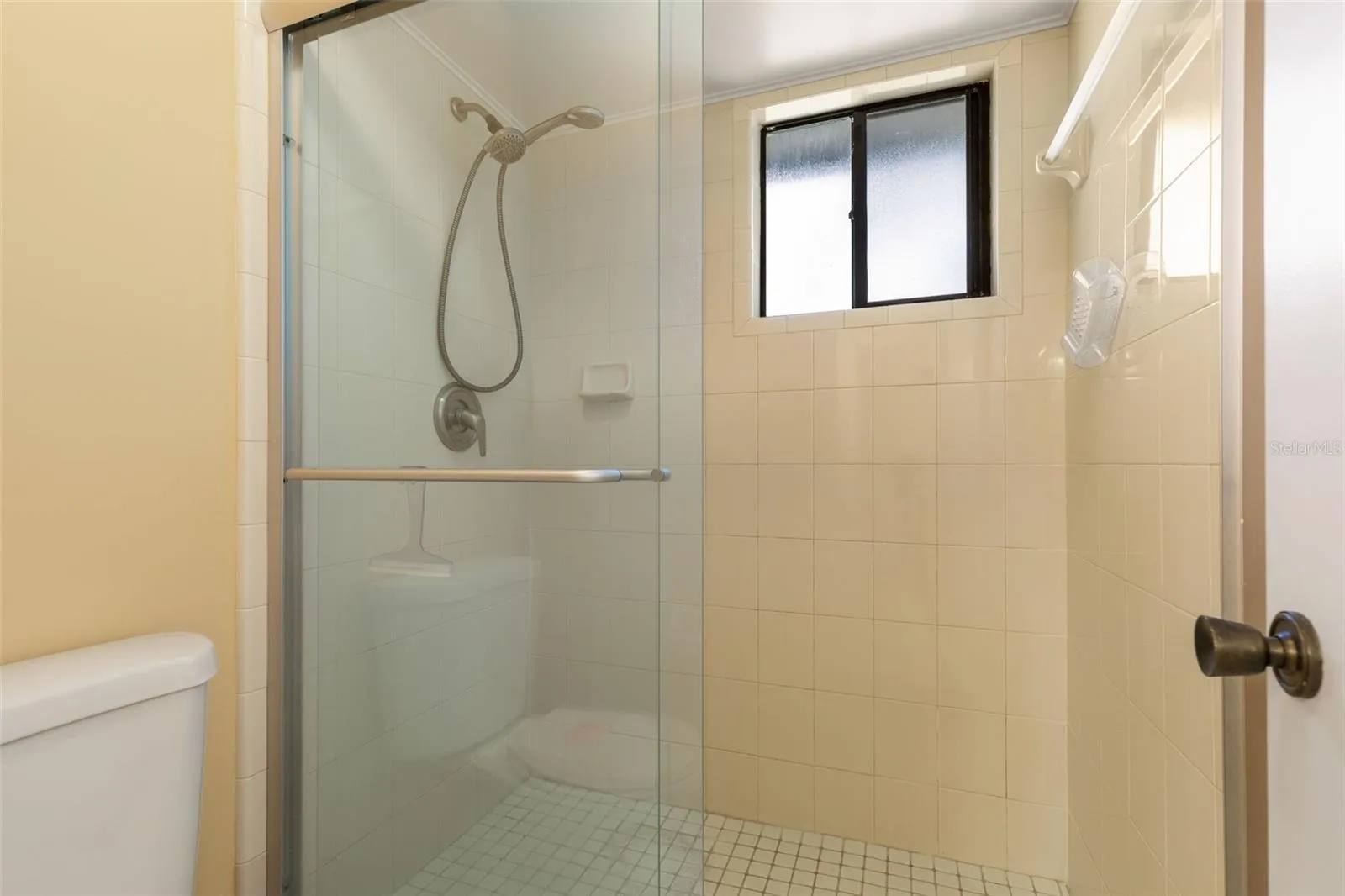 20 Mid Oaks Primary Bath