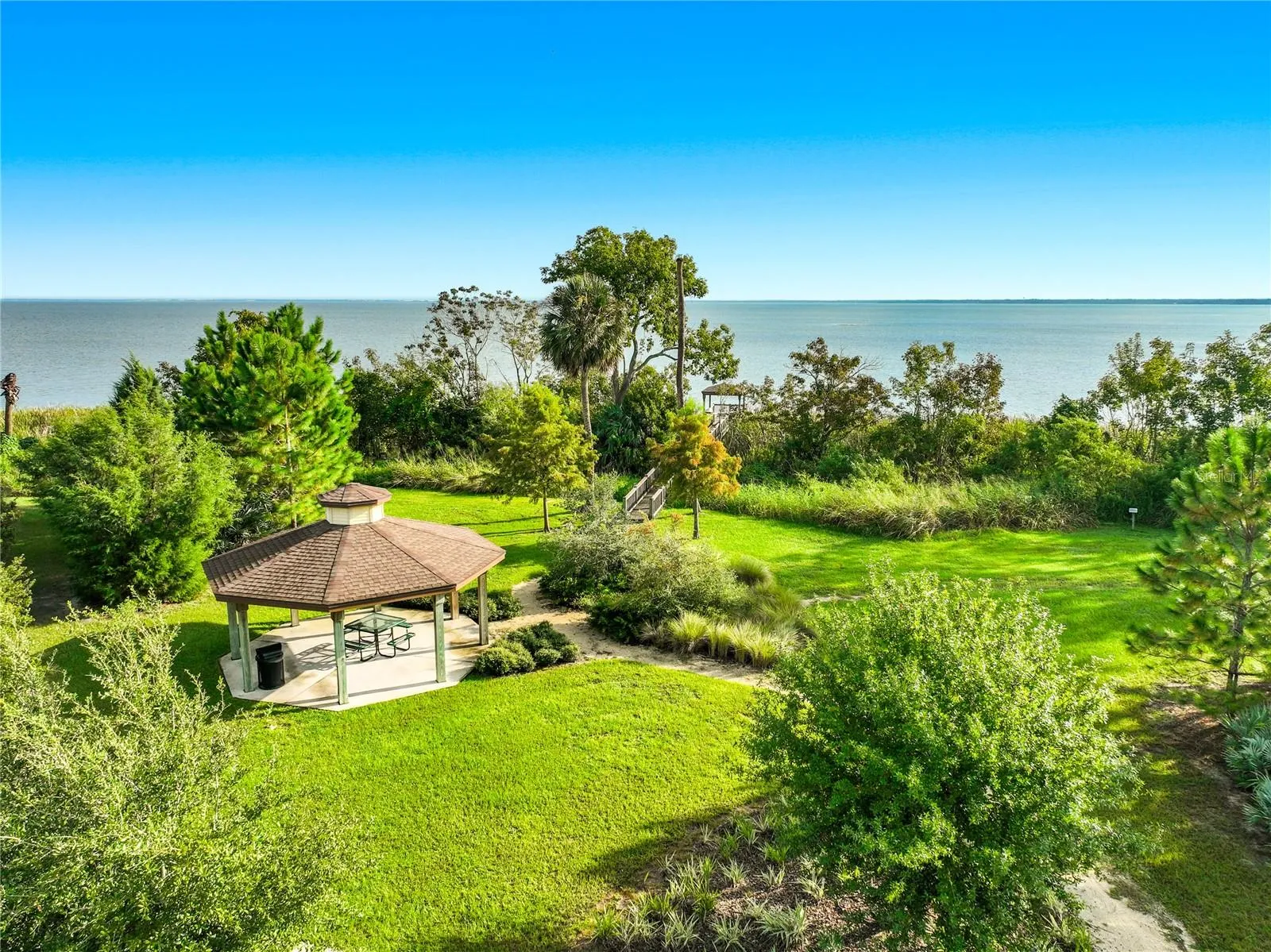Cabana &amp; Community Dock/Fishing Pier