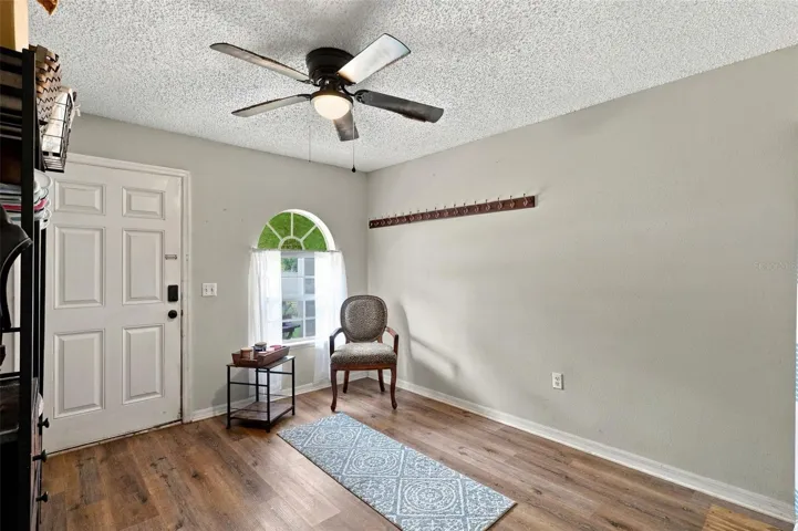 FOYER/ENTRANCE